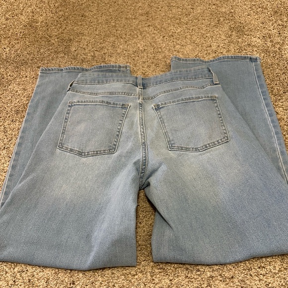 Old Navy High-Waisted Wow Wide-Leg Jeans - Picture 2 of 7
